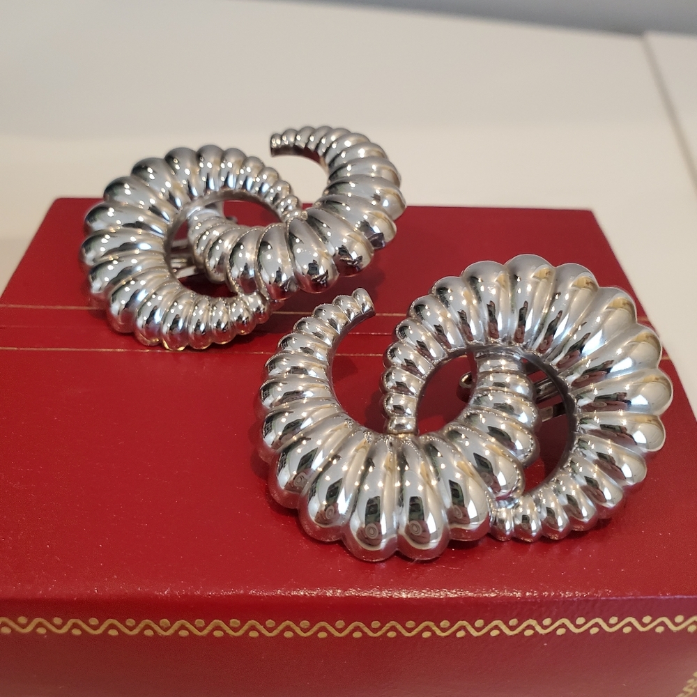 Vintage Bracelet and‎ Clip Earrings - Picture 10 of 16